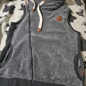 Wanakome Gray Sherpa Vest